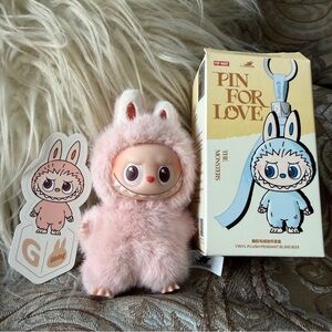 LABUBU “G” Pin for Love